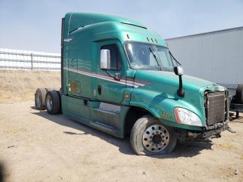  Salvage Freightliner Cascadia 1