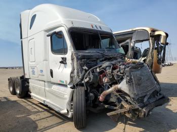  Salvage Freightliner Cascadia 1