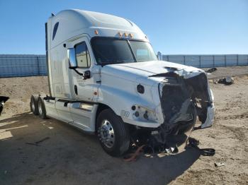  Salvage Freightliner Cascadia 1