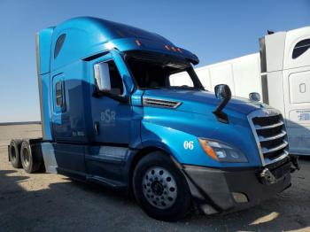  Salvage Freightliner Cascadia 1