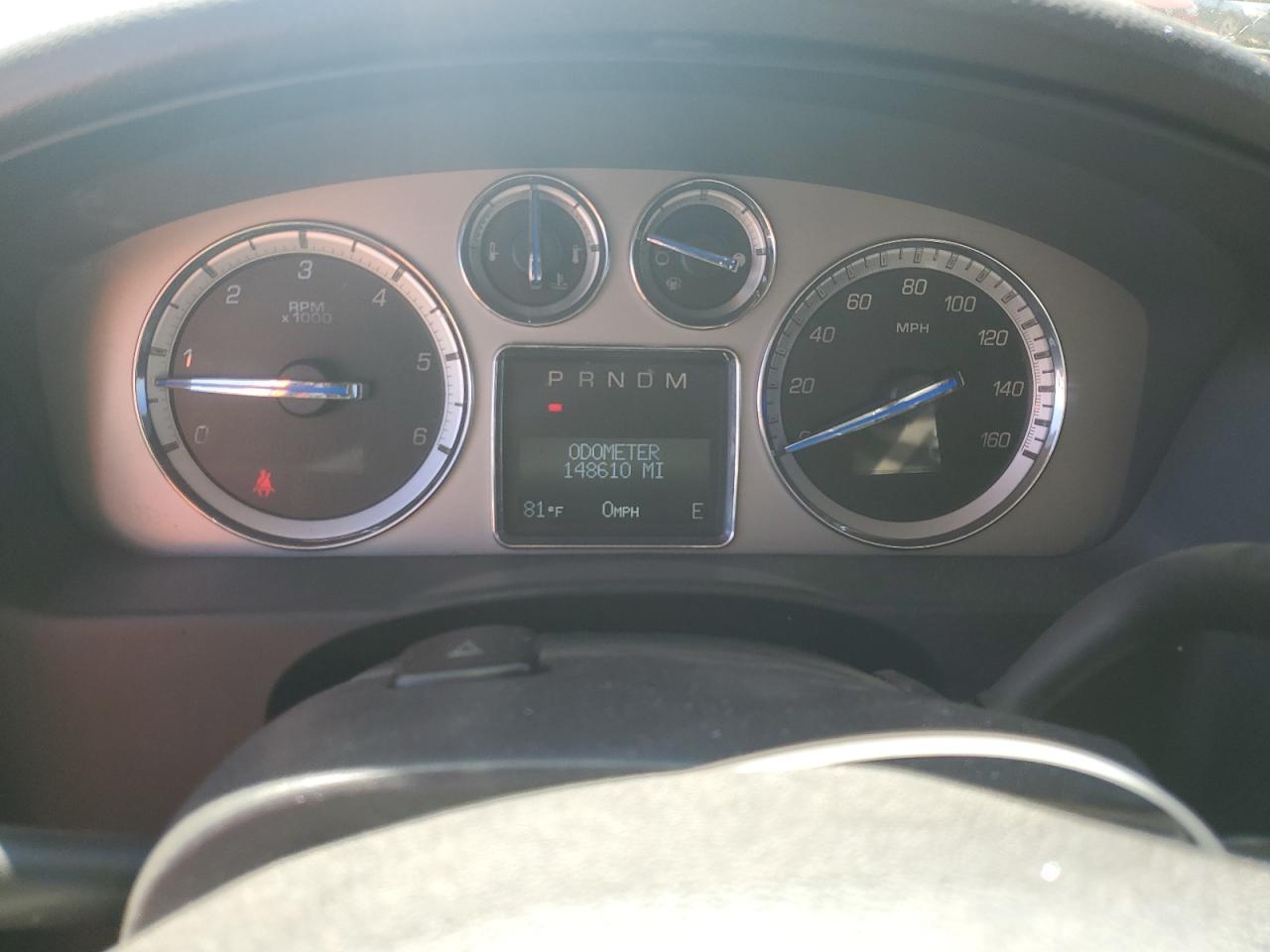 Cadillac Escalade Esv Premium Image 4