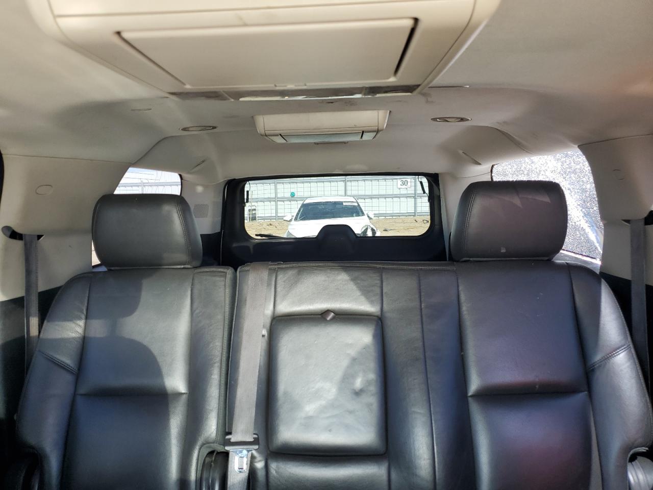 Cadillac Escalade Esv Premium Image 13