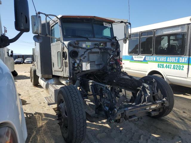  Salvage Peterbilt 389