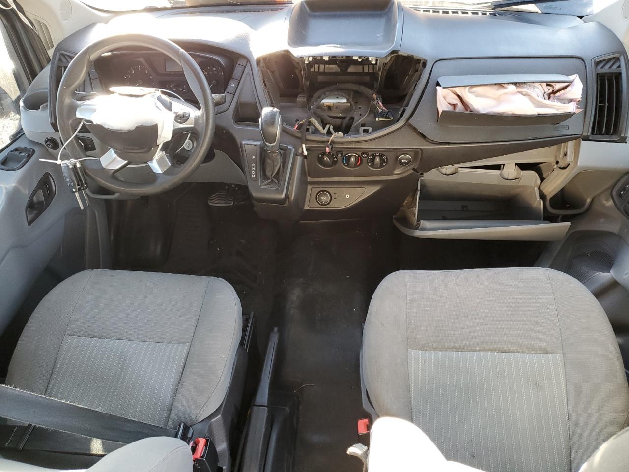 Ford Transit T-250 Image 3