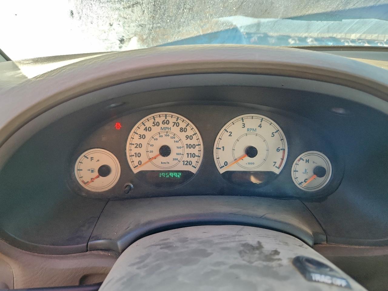 Chrysler Minivan Touring Image 9