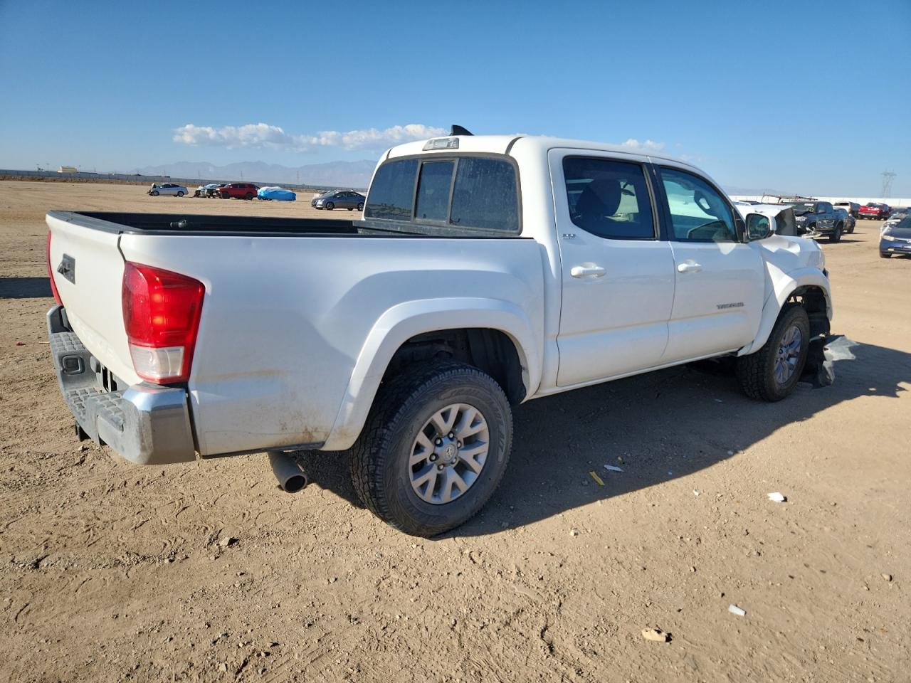 Toyota Tacoma Double Cab Image 3