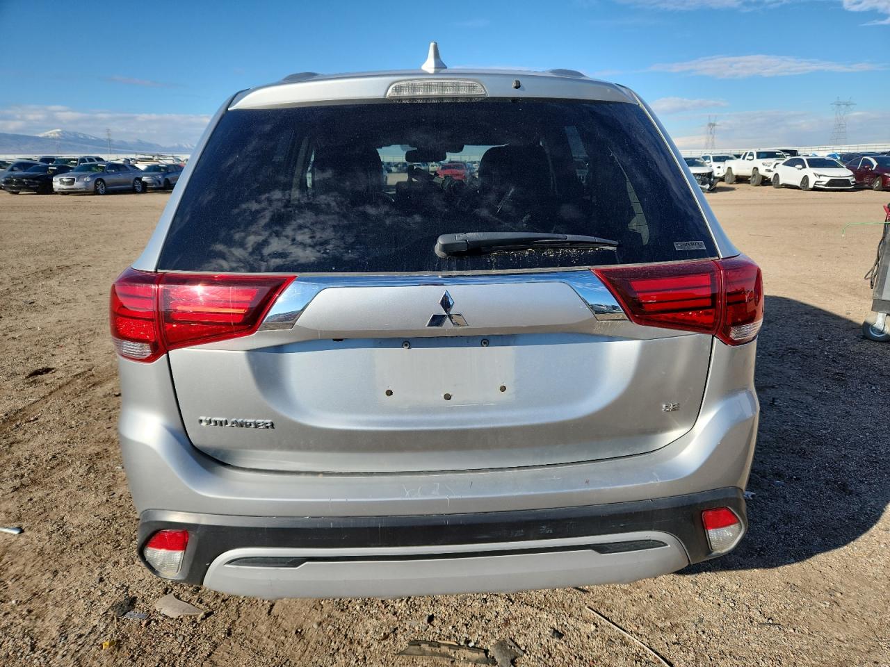 Mitsubishi Outlander Se Image 8