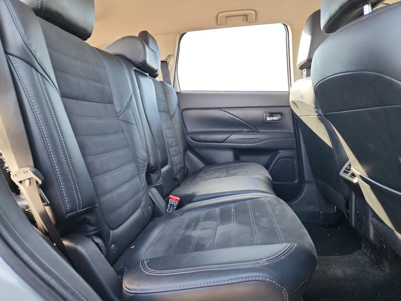 Mitsubishi Outlander Se Image 9