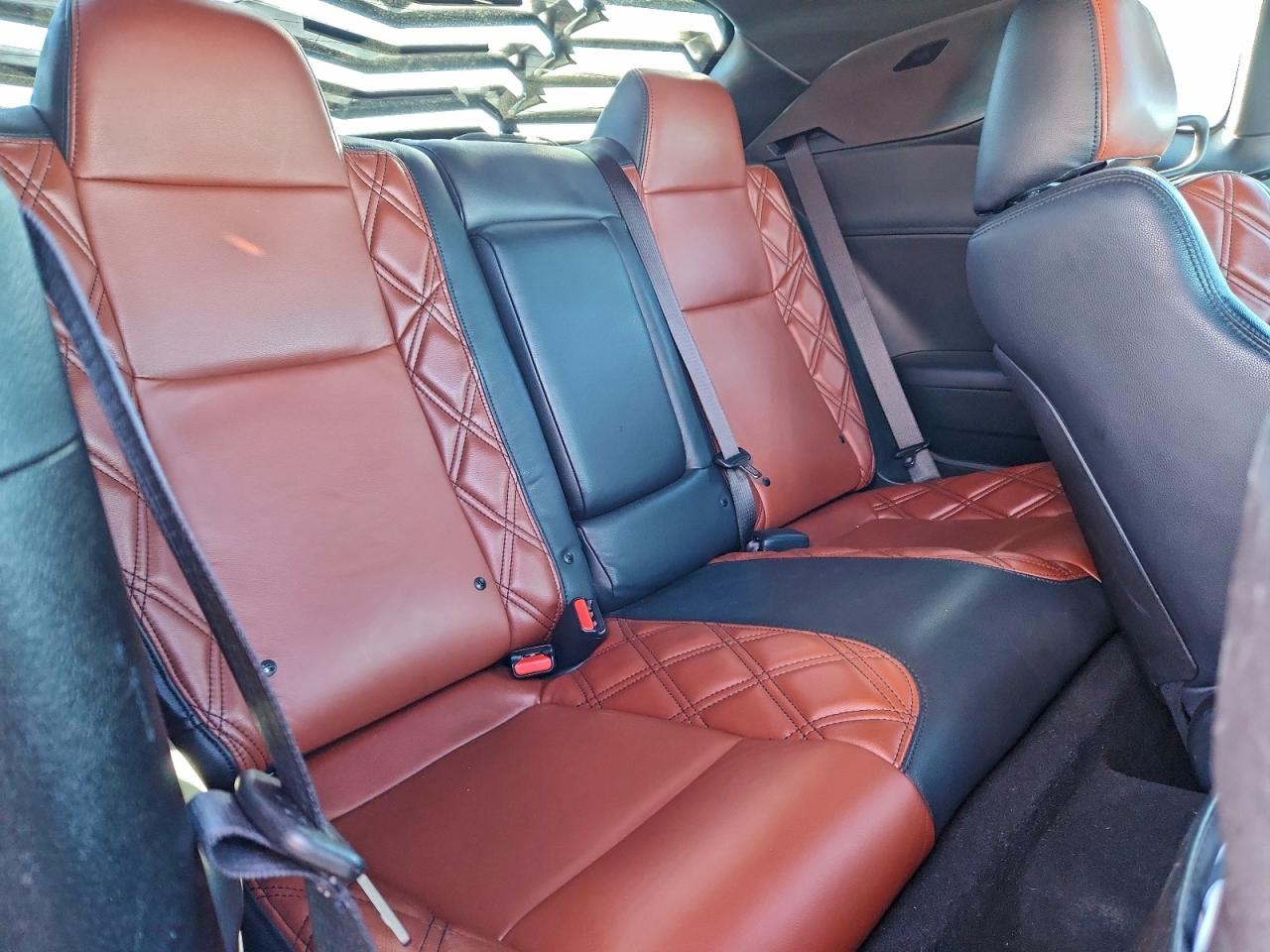 Dodge Challenger R/t Scat Pack Image 10