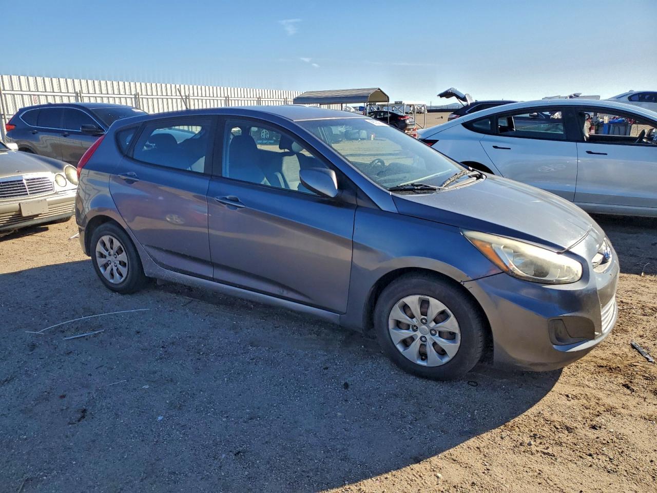 Hyundai ACCENT Se Image 8