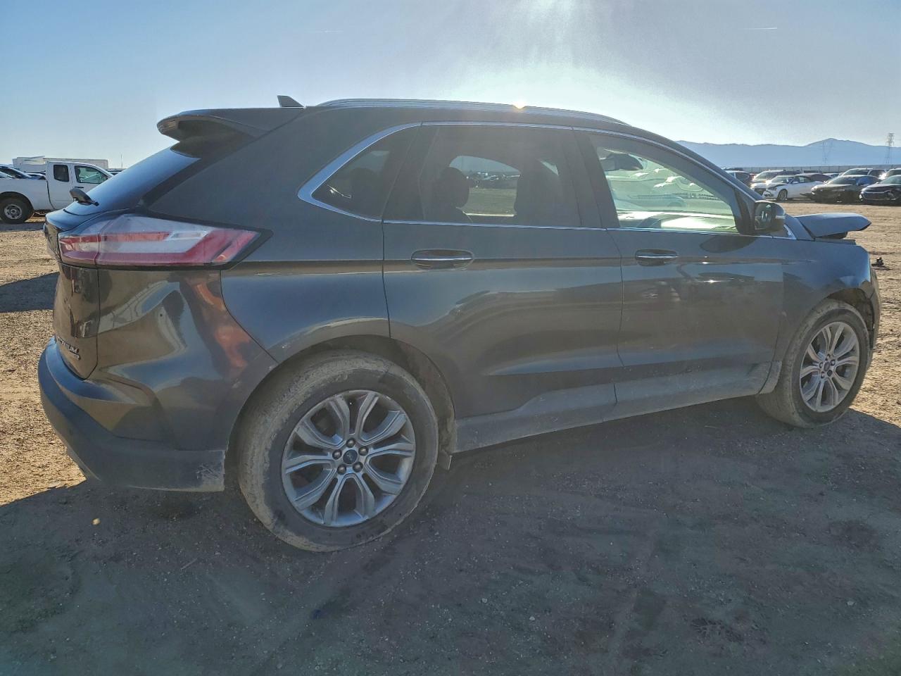 Ford Edge Titanium Image 4
