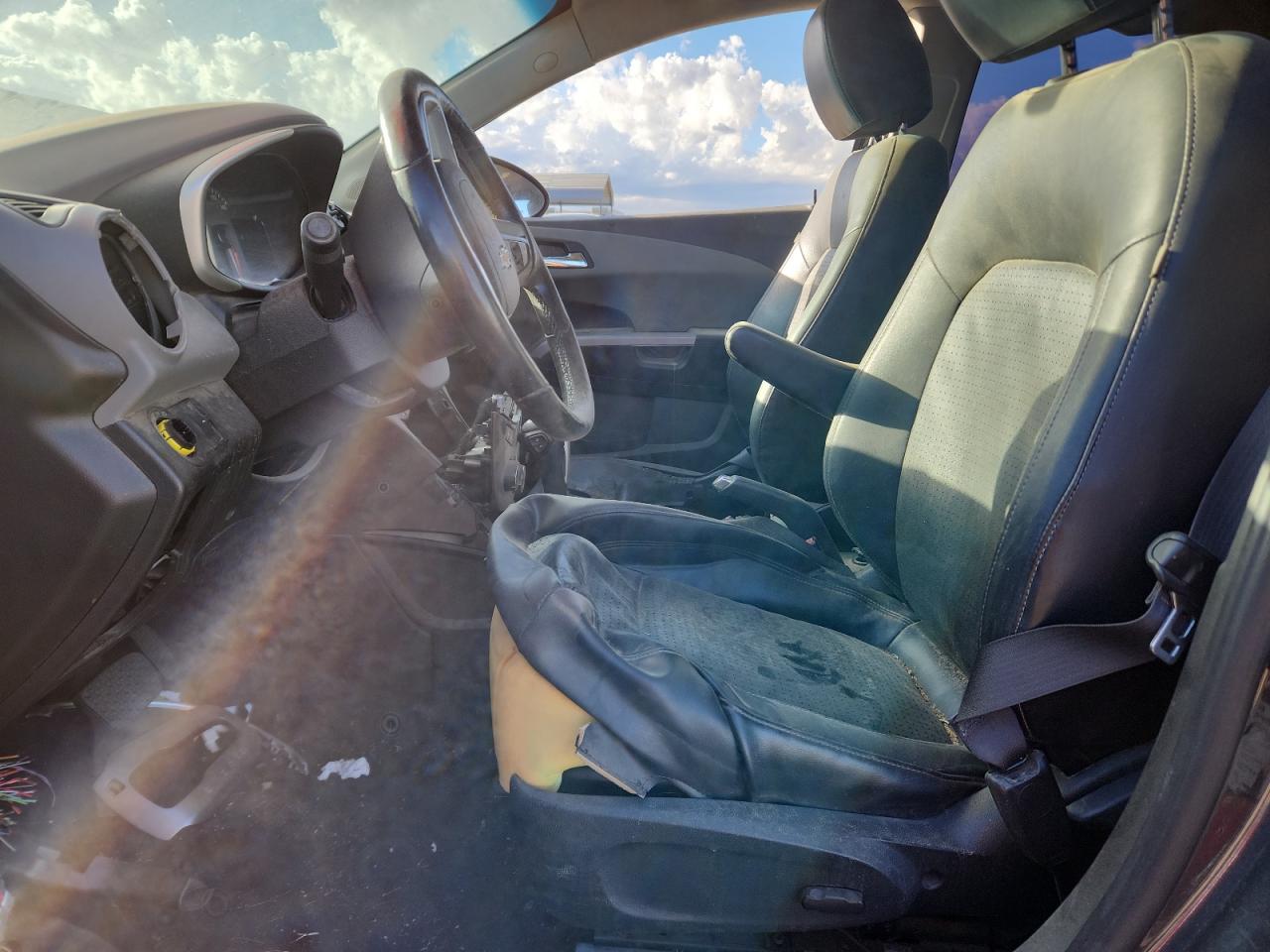 Chevrolet Sonic Premier Image 9