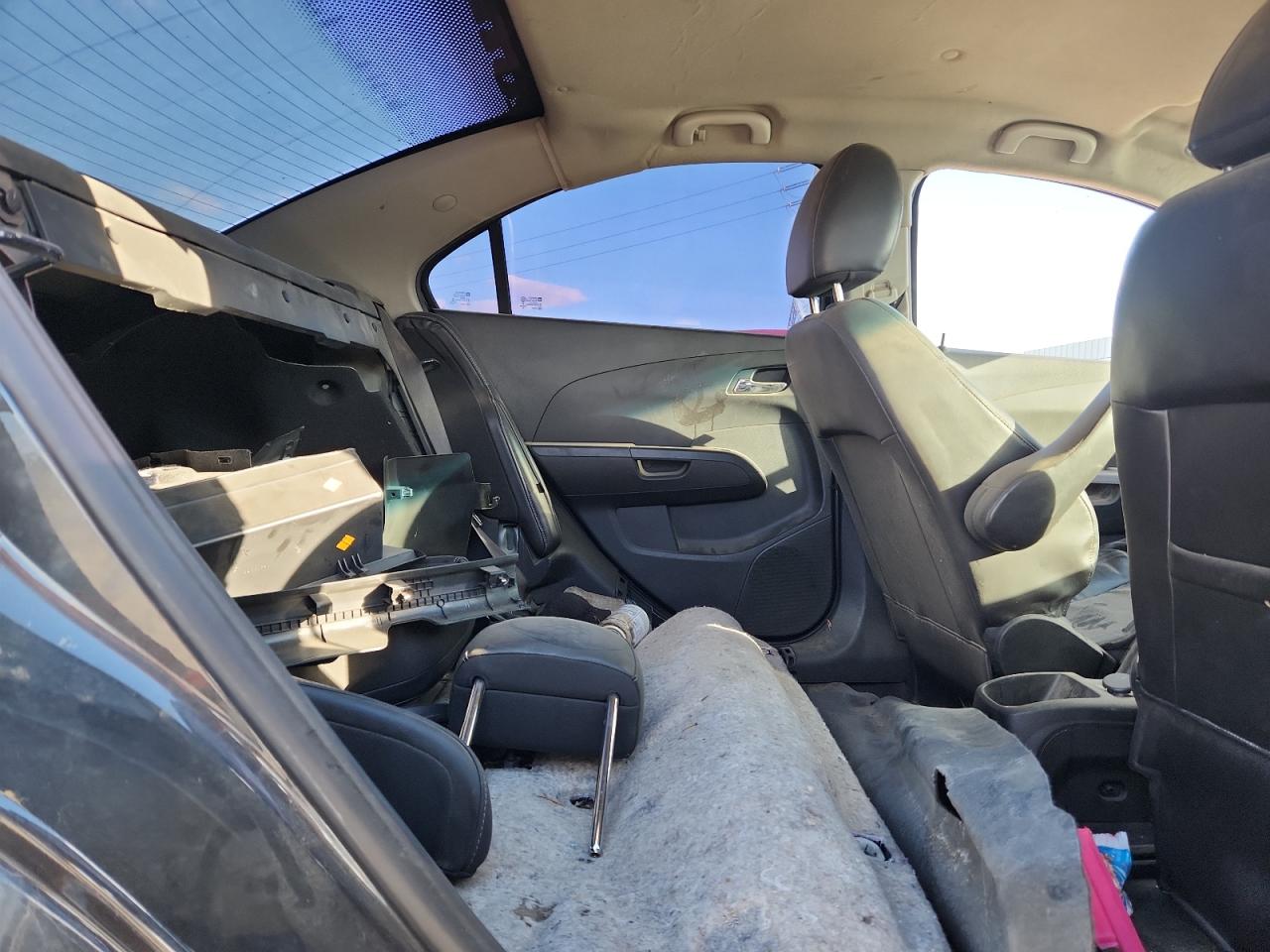 Chevrolet Sonic Premier Image 7