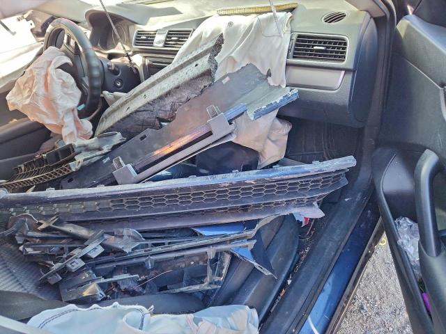 Volkswagen Passat S Image 8