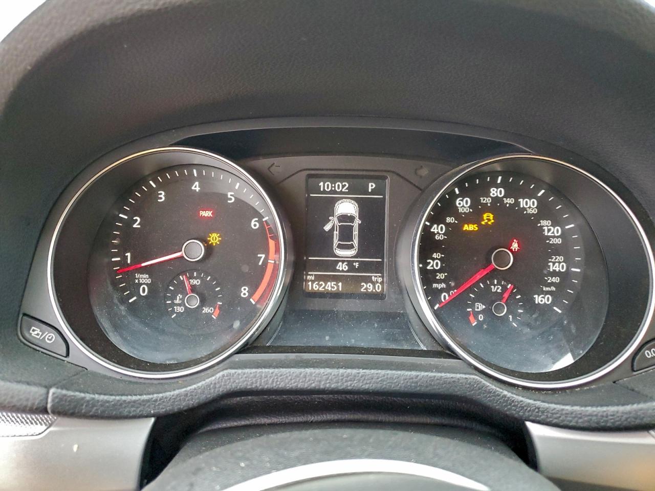 Volkswagen Passat S Image 9