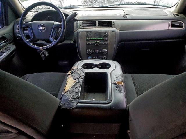 Chevrolet Suburban C1500 Image 11