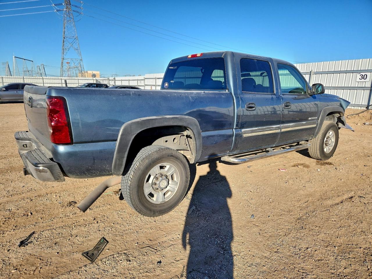 Chevrolet Silverado C2500 Heavy Duty Image 12