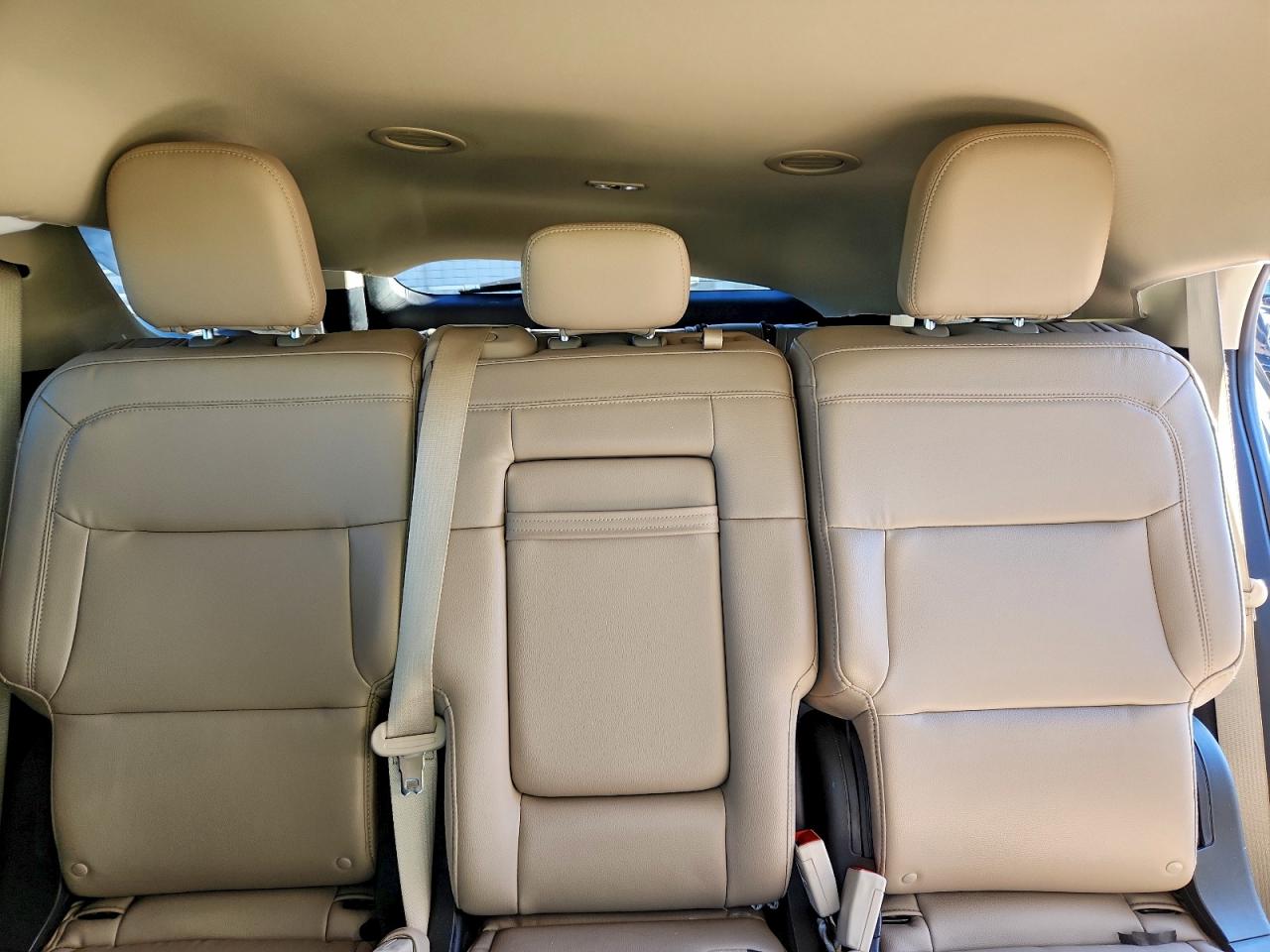 Ford Explorer Xlt Image 7