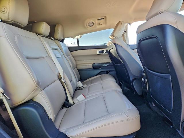 Ford Explorer Xlt Image 12