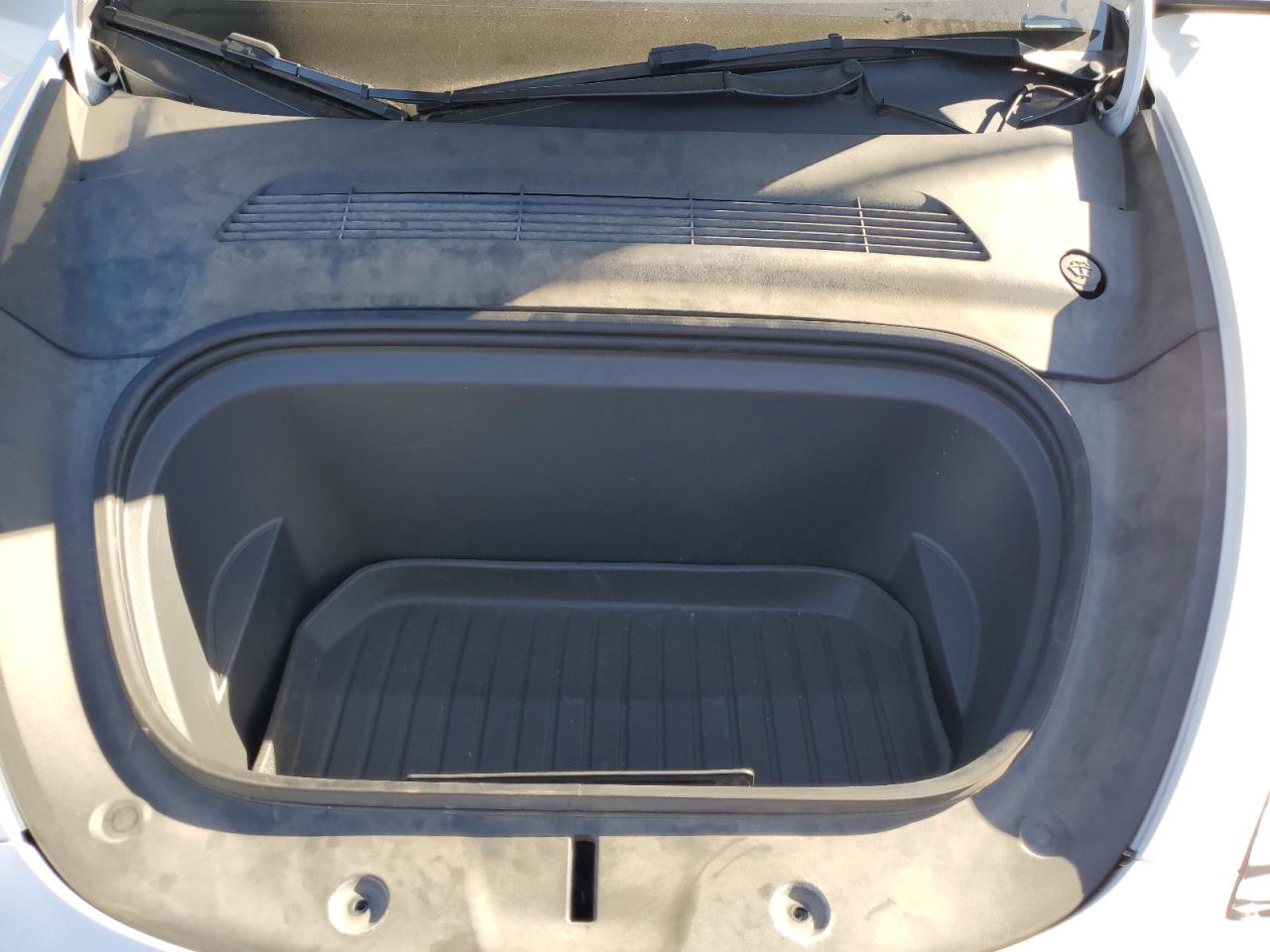 Tesla Model Y Image 9