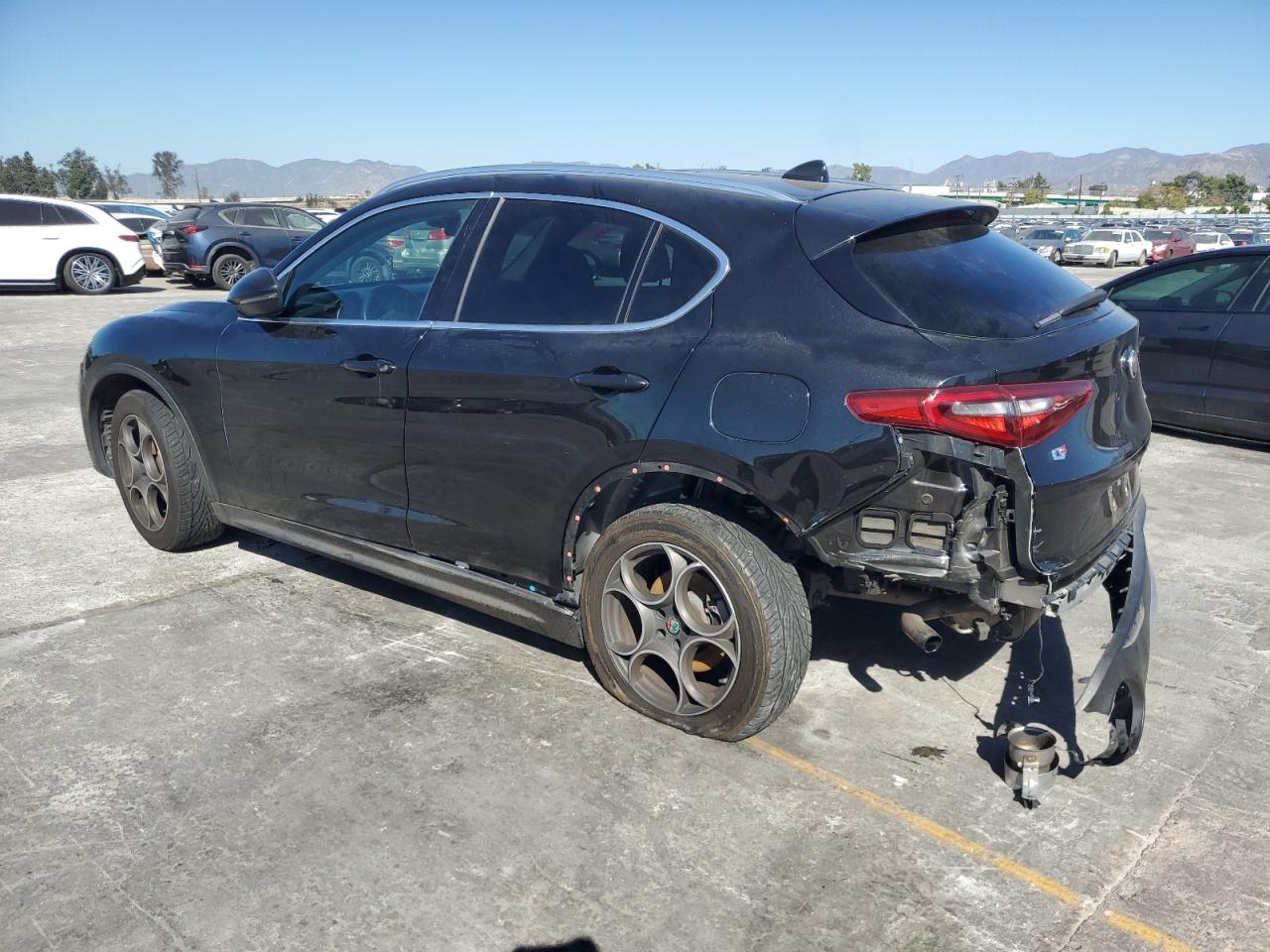 Alfa Romeo Stelvio Image 8