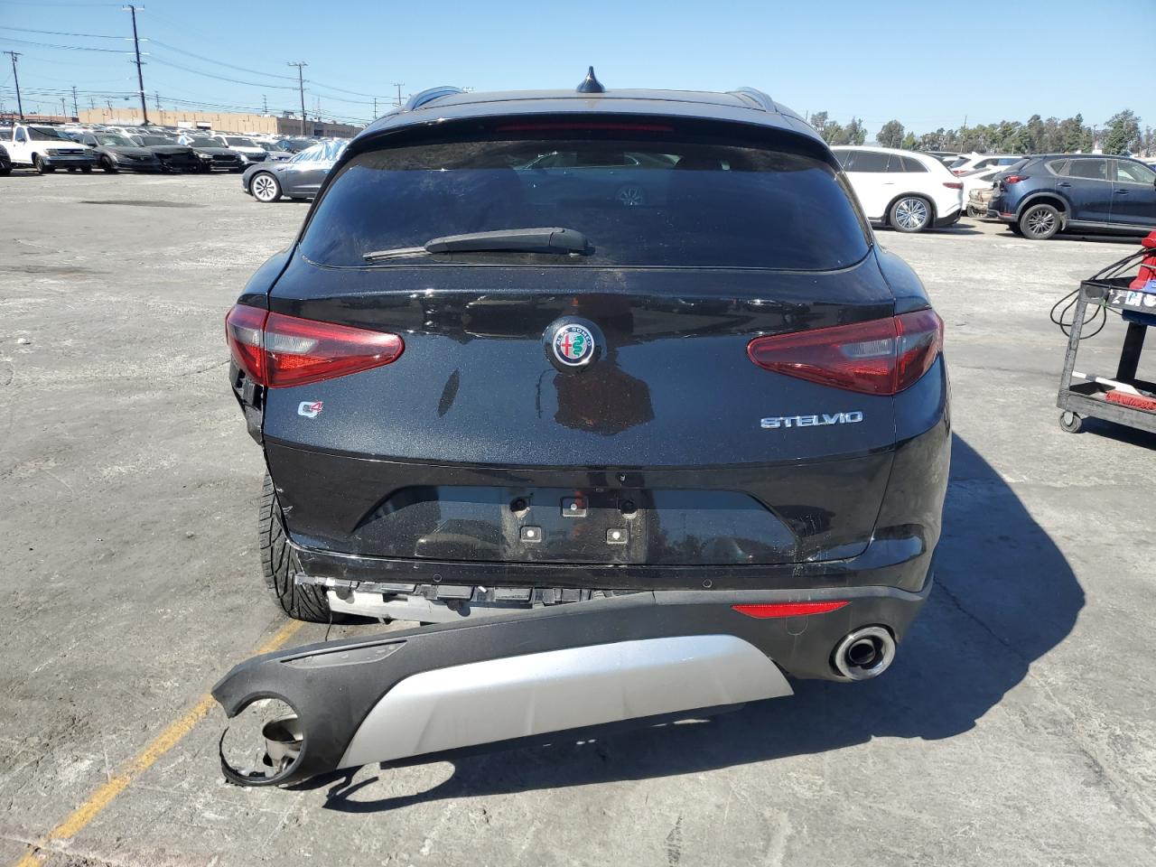 Alfa Romeo Stelvio Image 10