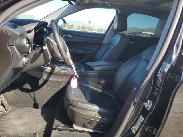 Alfa Romeo Stelvio Image 2