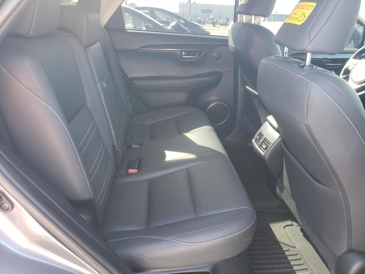 Lexus NX 300h Image 9