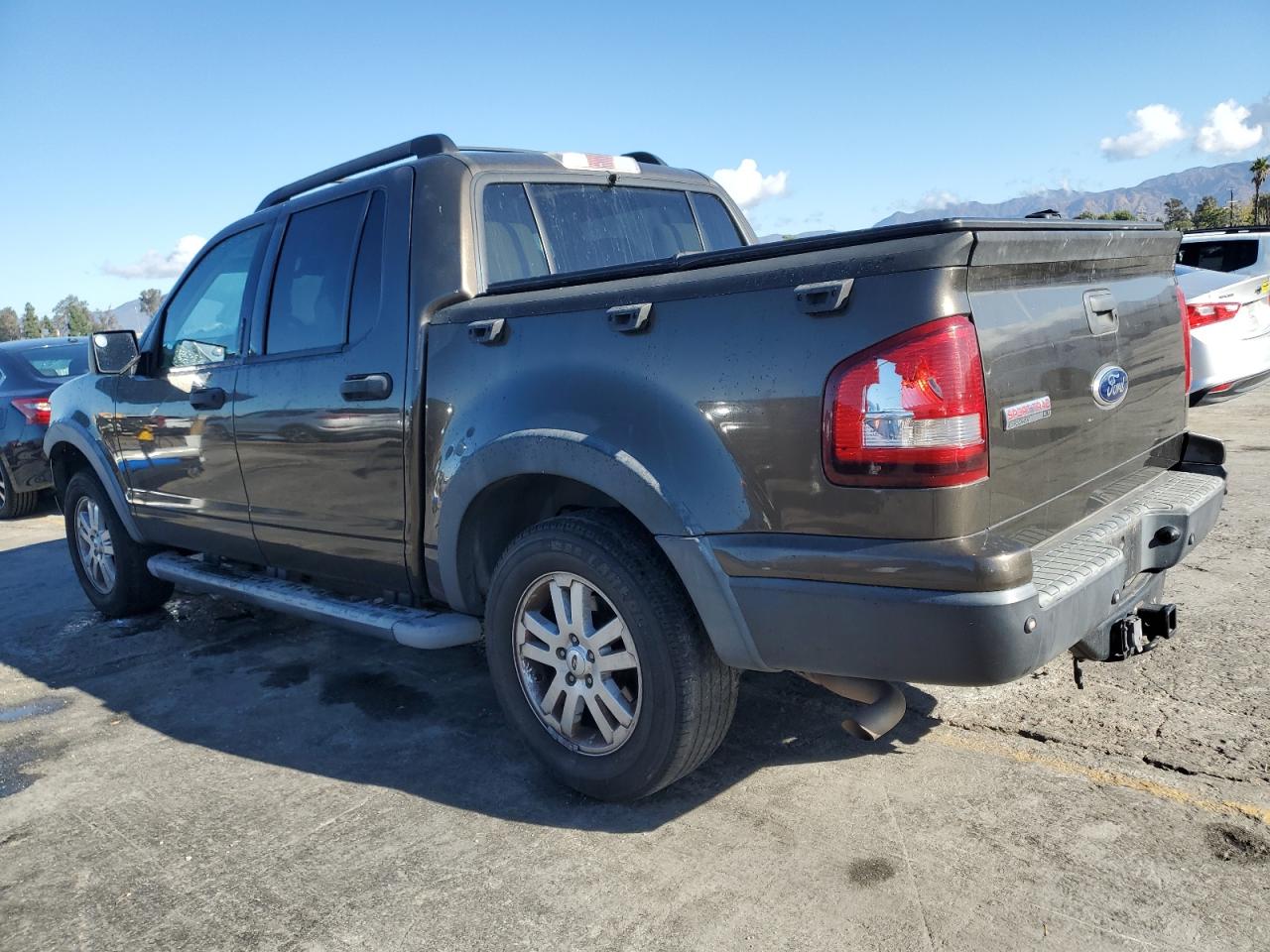 Ford Explorer Xlt Image 2