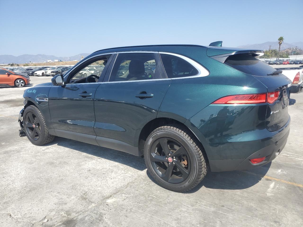 Jaguar F-PACE Prestige Image 4