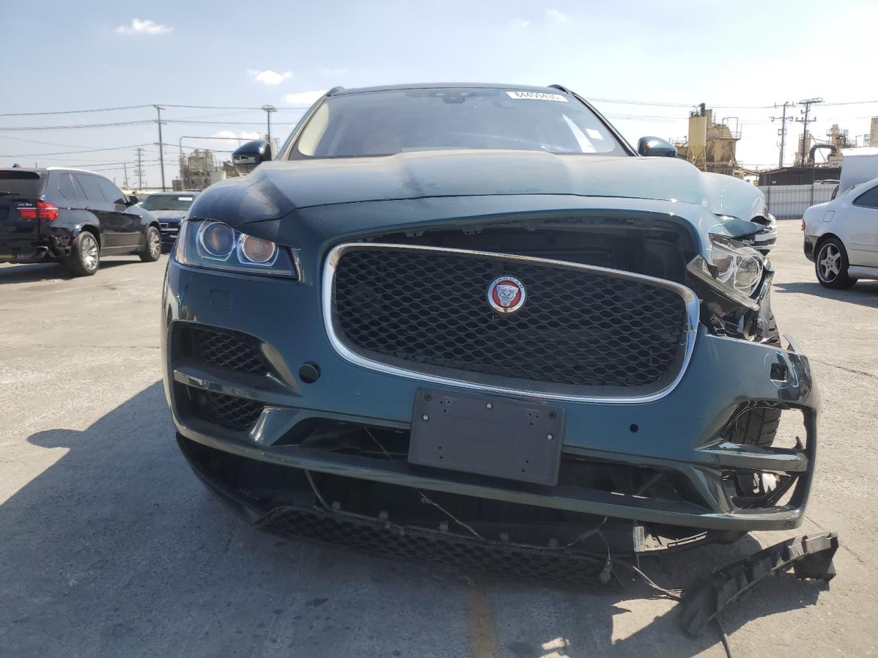 Jaguar F-PACE Prestige Image 6