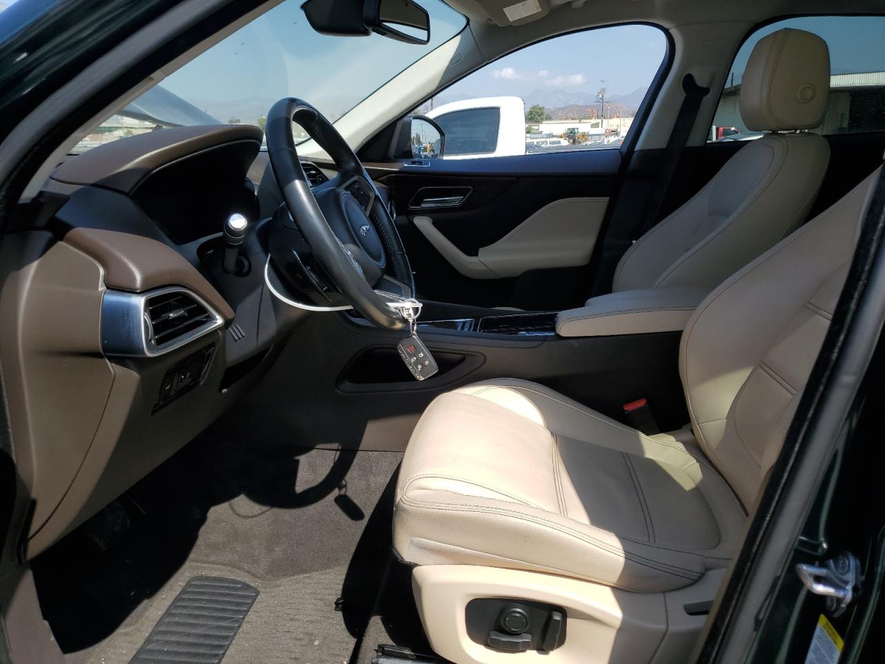 Jaguar F-PACE Prestige Image 9