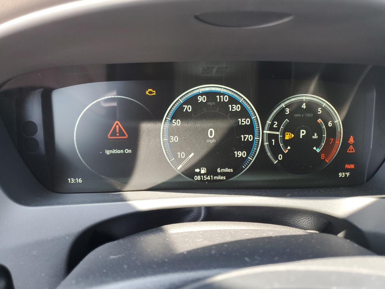 Jaguar F-PACE Prestige Image 11