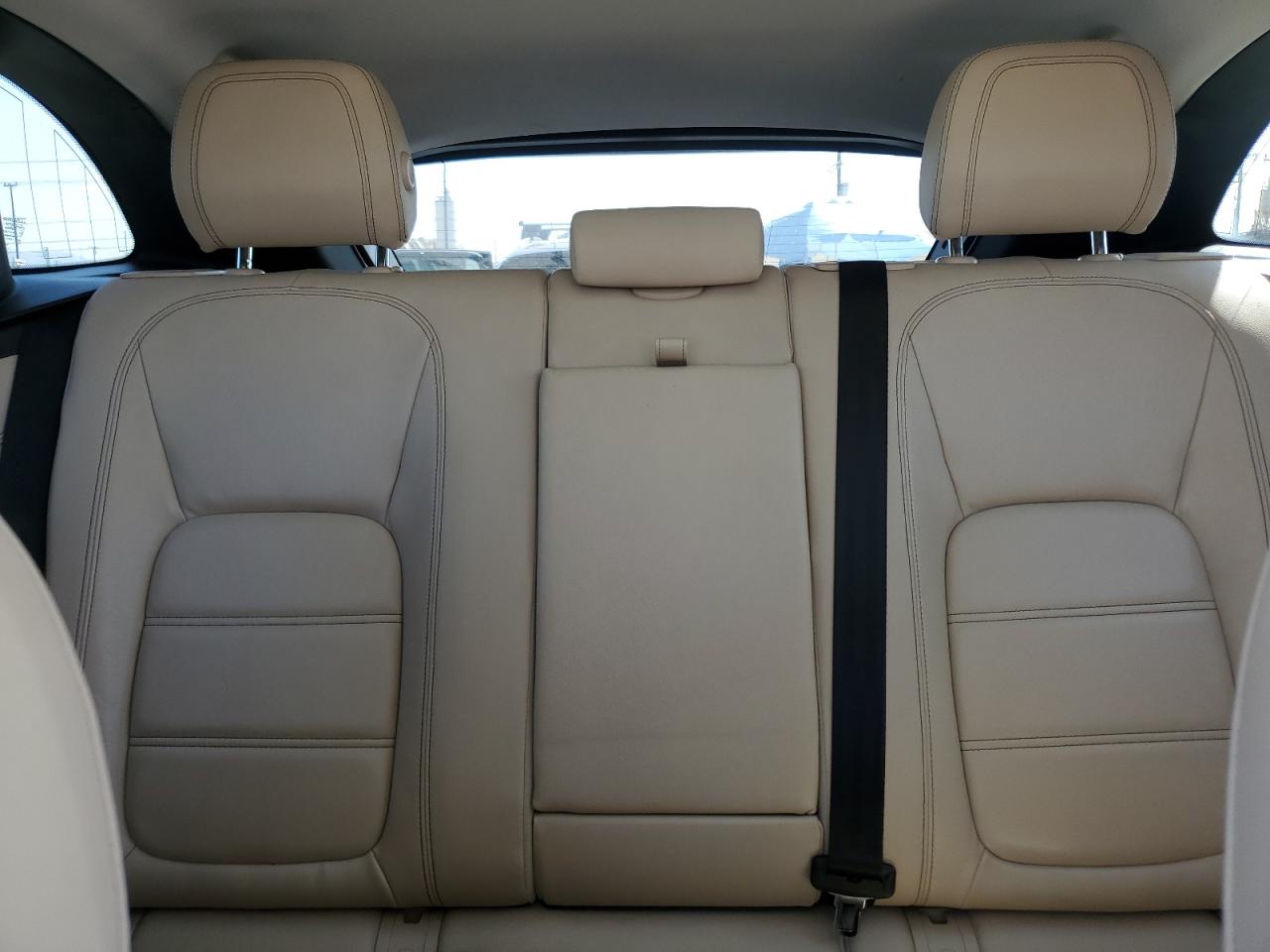 Jaguar F-PACE Prestige Image 2