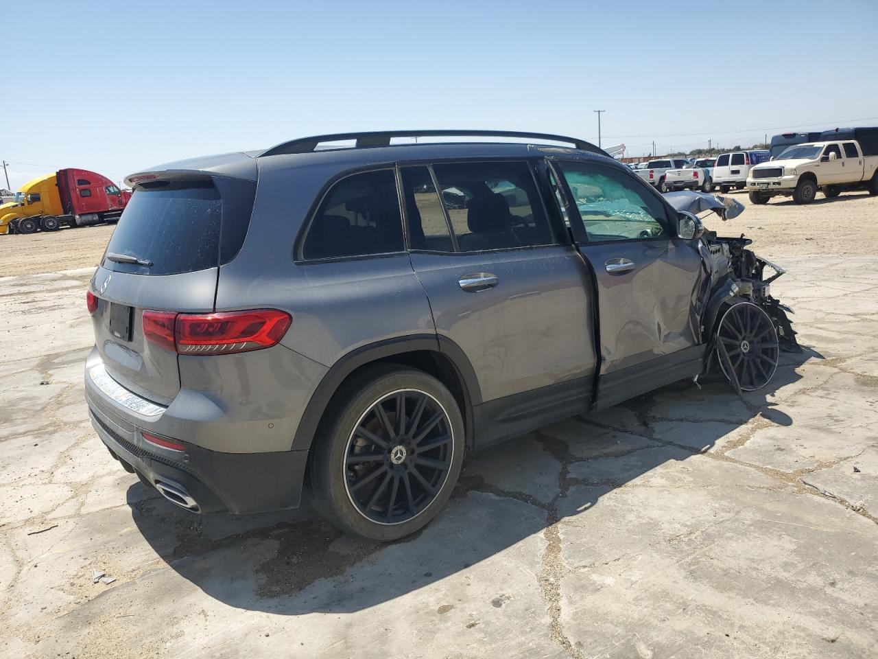 Mercedes-Benz GLB 250 Image 3