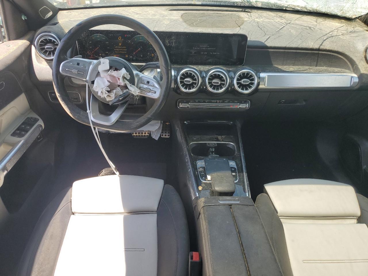 Mercedes-Benz GLB 250 Image 9