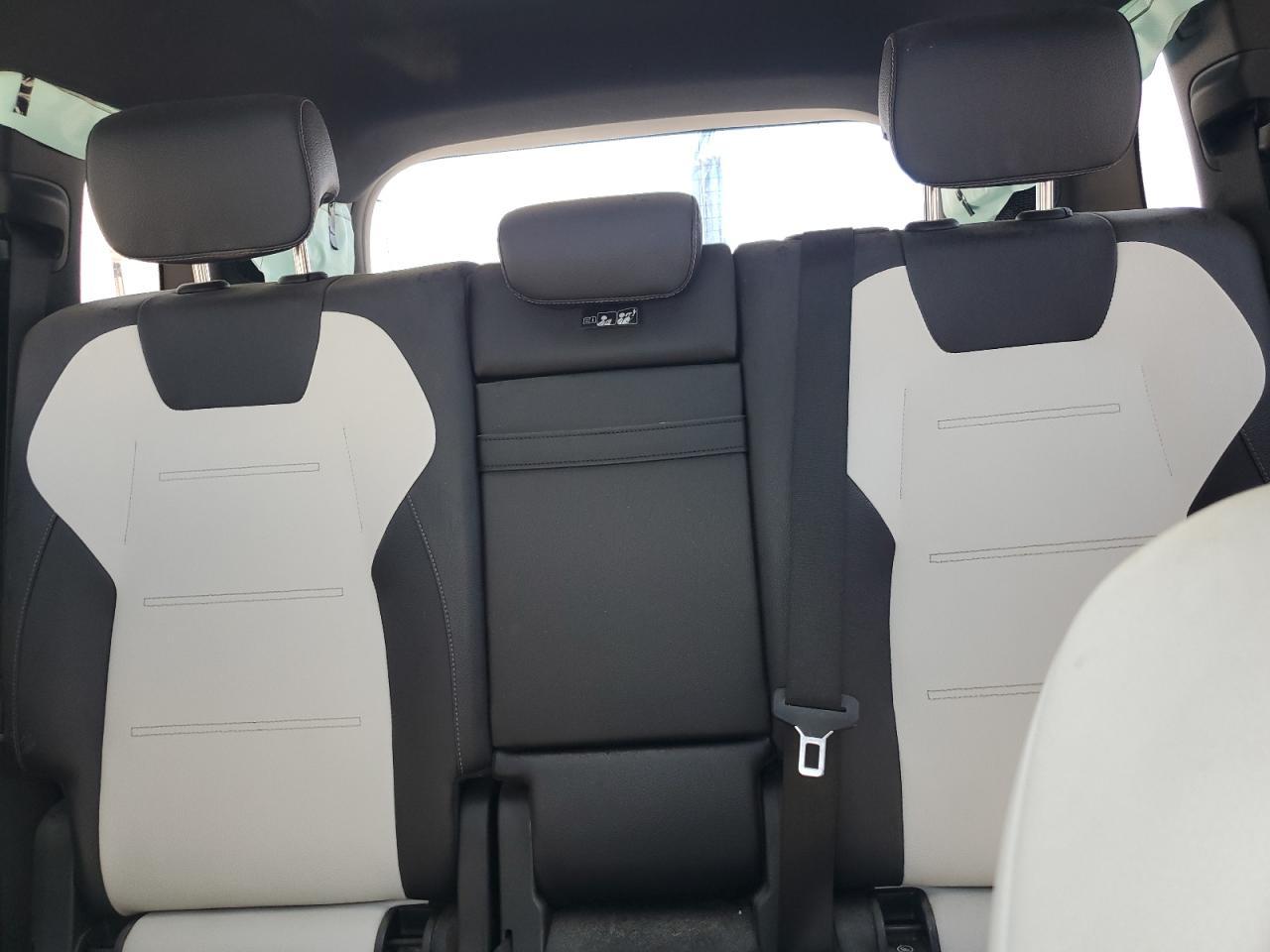 Mercedes-Benz GLB 250 Image 10