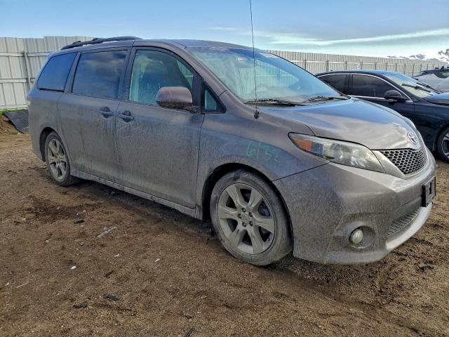 Toyota Sienna Sport Image 7