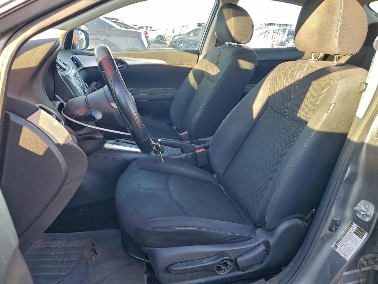 Nissan Sentra S Image 3