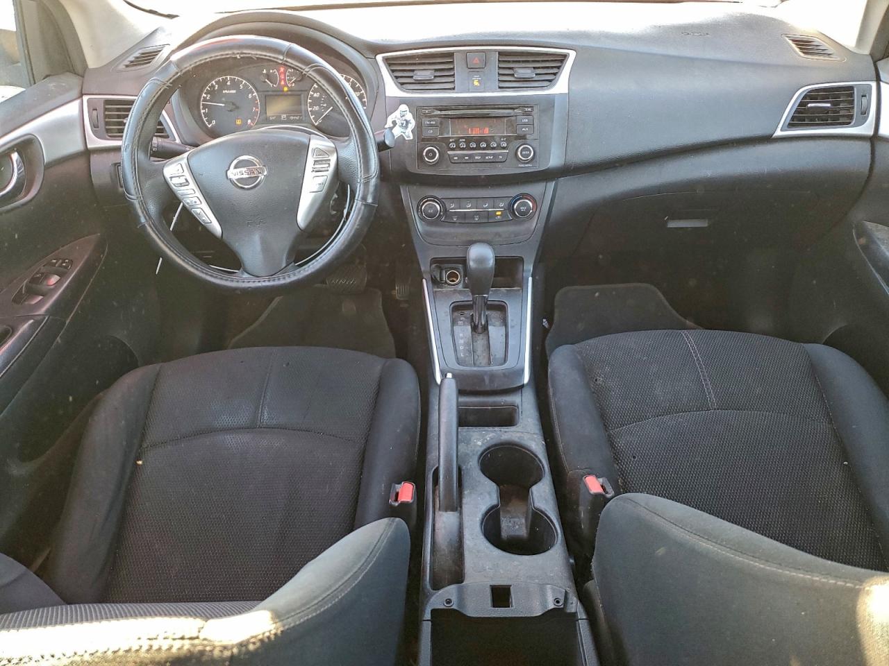 Nissan Sentra S Image 4
