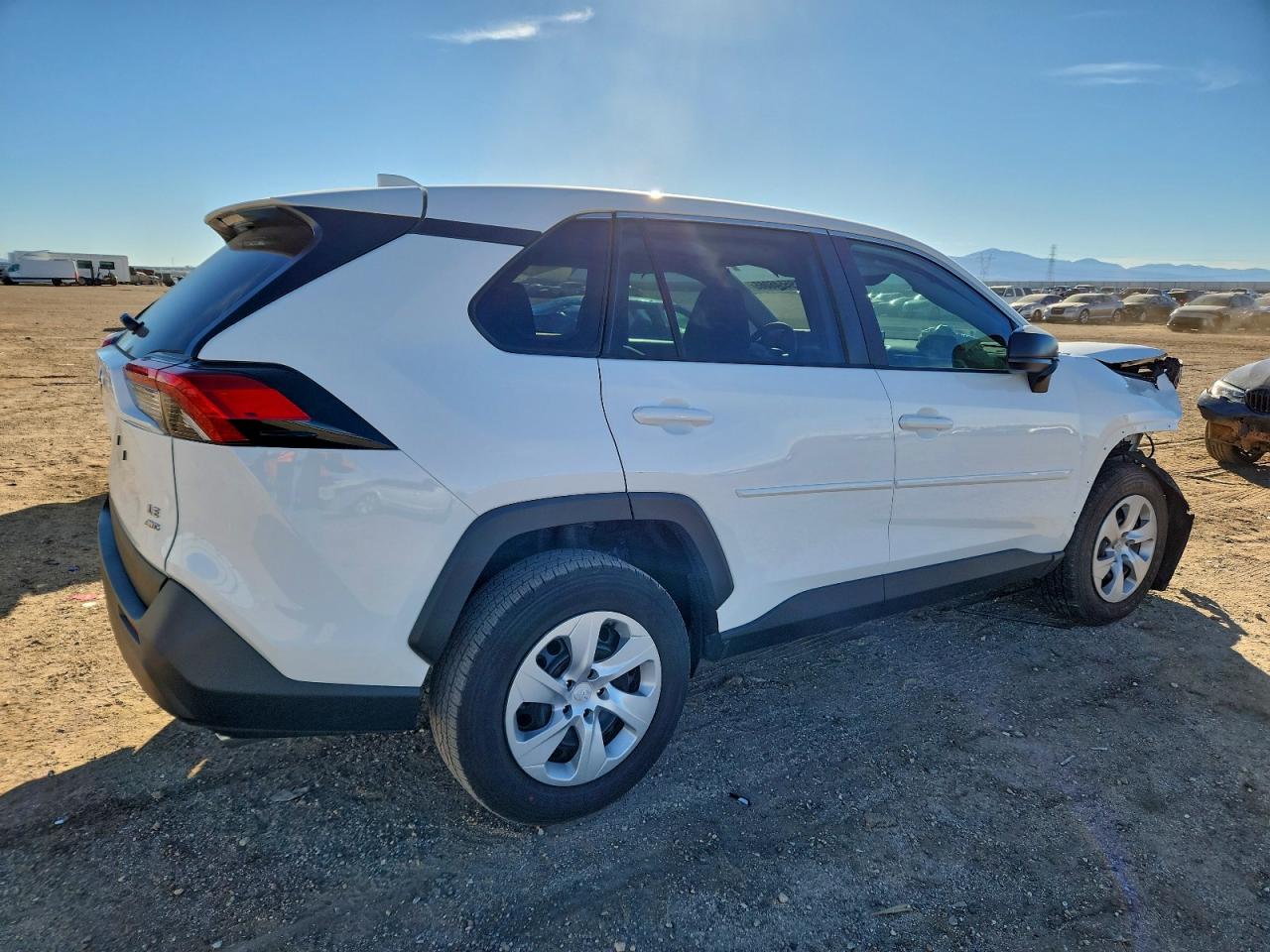 Toyota RAV4 Le Image 7