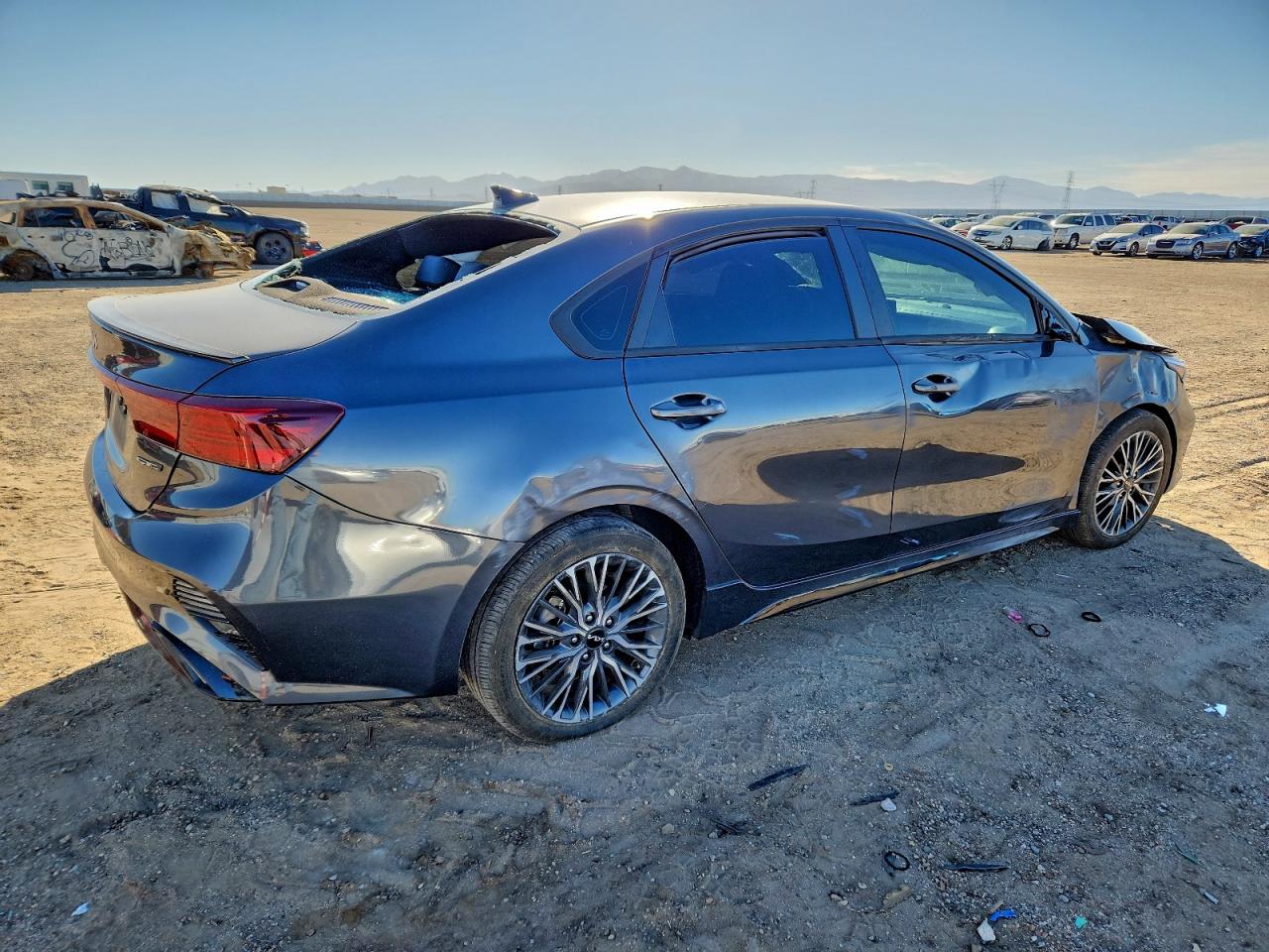 Kia Forte Gt Line Image 2