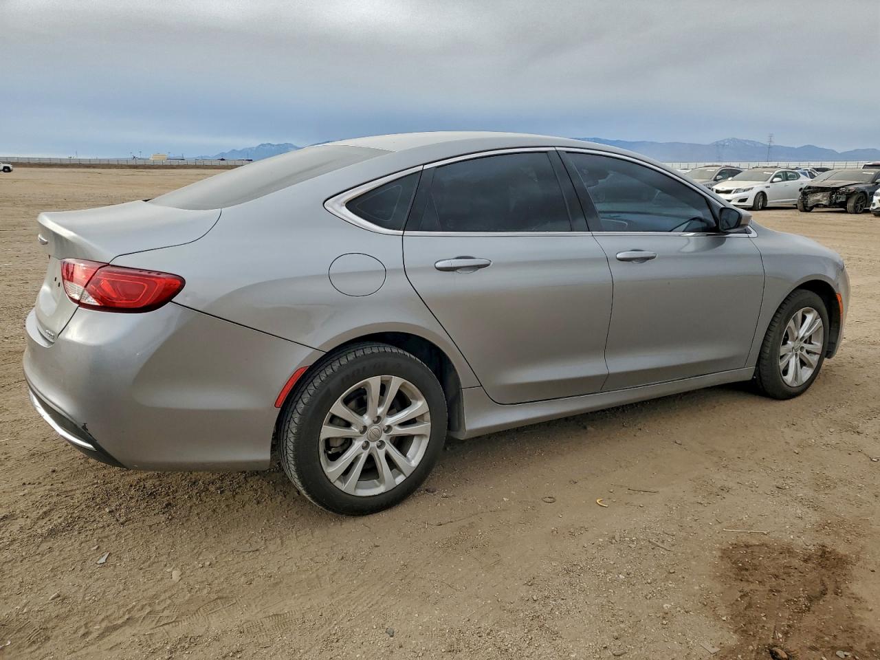 Chrysler 200 Limited Image 10
