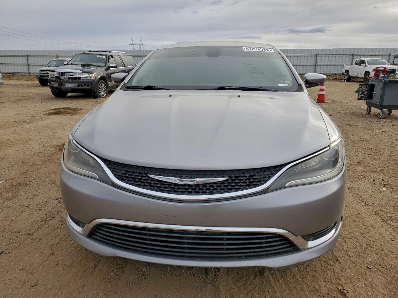 Chrysler 200 Limited Image 8