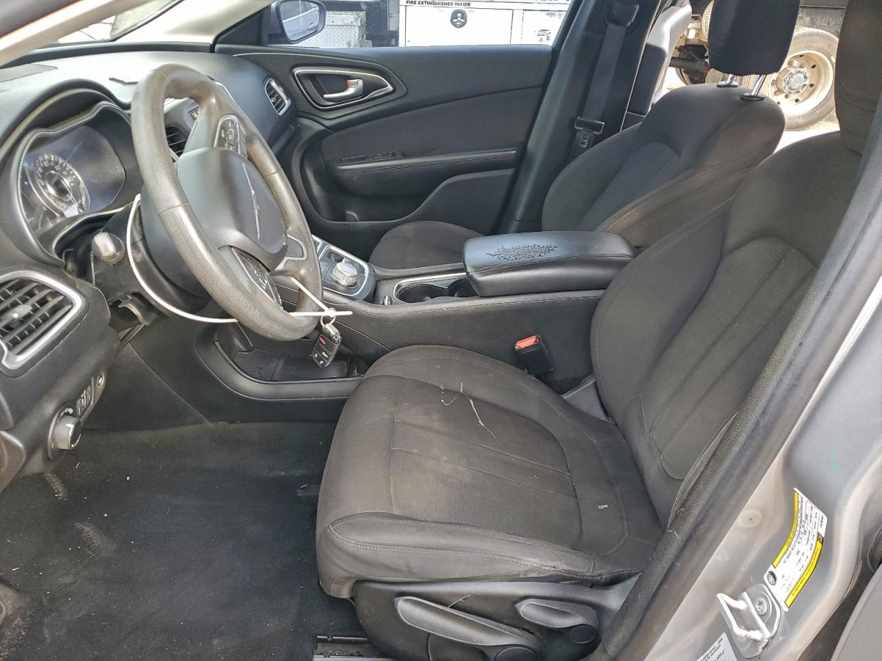 Chrysler 200 Limited Image 3