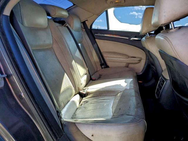 Chrysler 300 Image 7