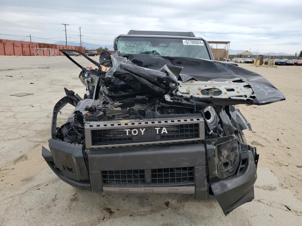 Toyota Land Cruis Base Image 6