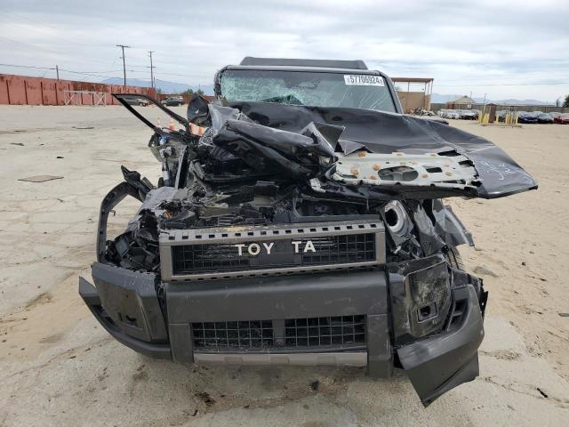 Toyota Land Cruis Base Image 6