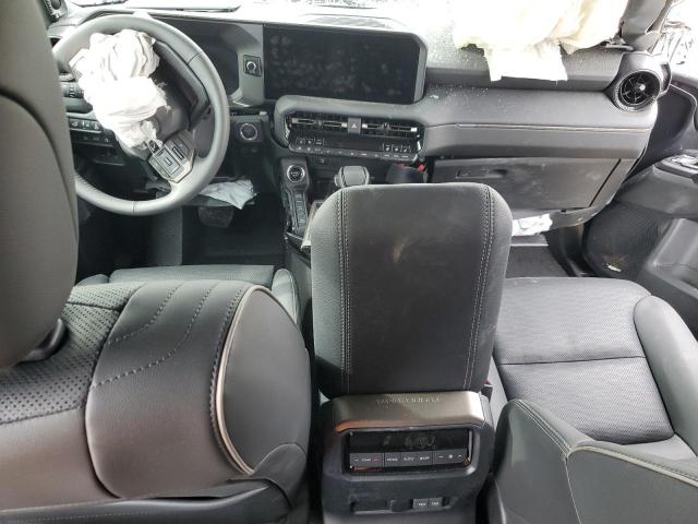 Toyota Land Cruis Base Image 11