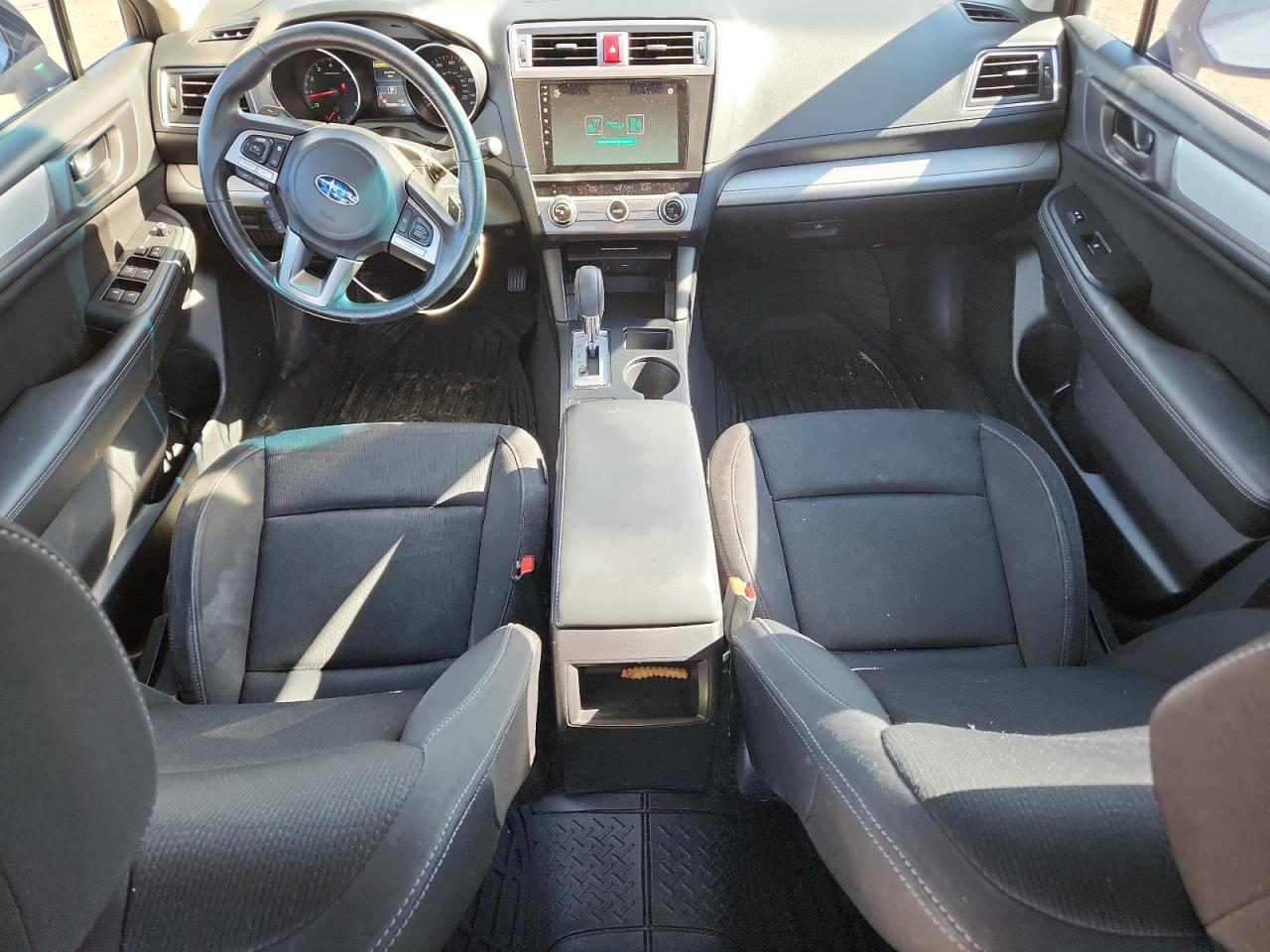 Subaru Legacy 2.5i Image 5